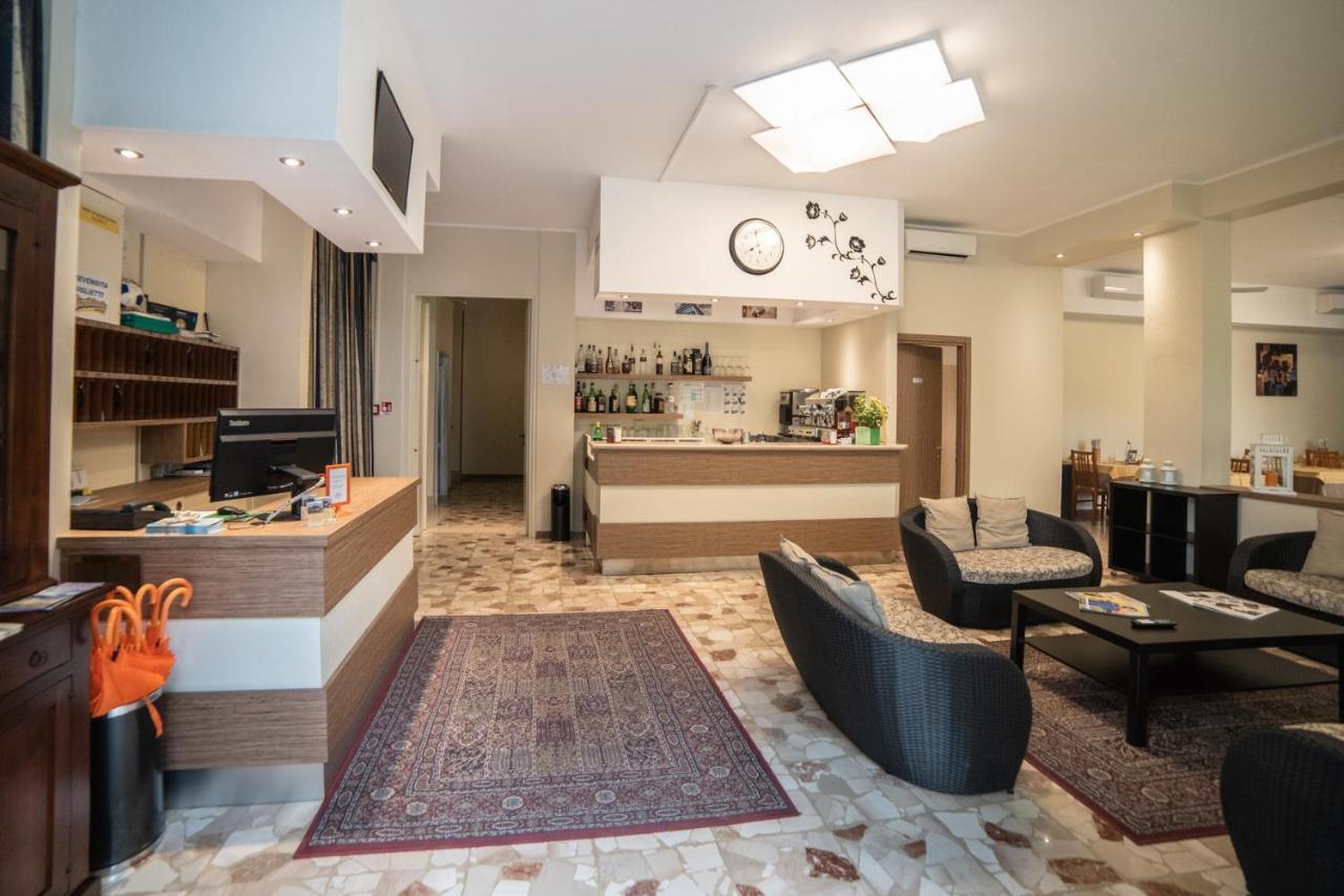 Hotel Sayonara Milano Marittima Dış mekan fotoğraf