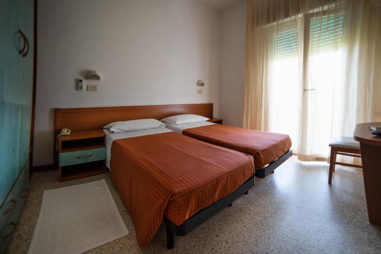 Hotel Sayonara Milano Marittima Dış mekan fotoğraf