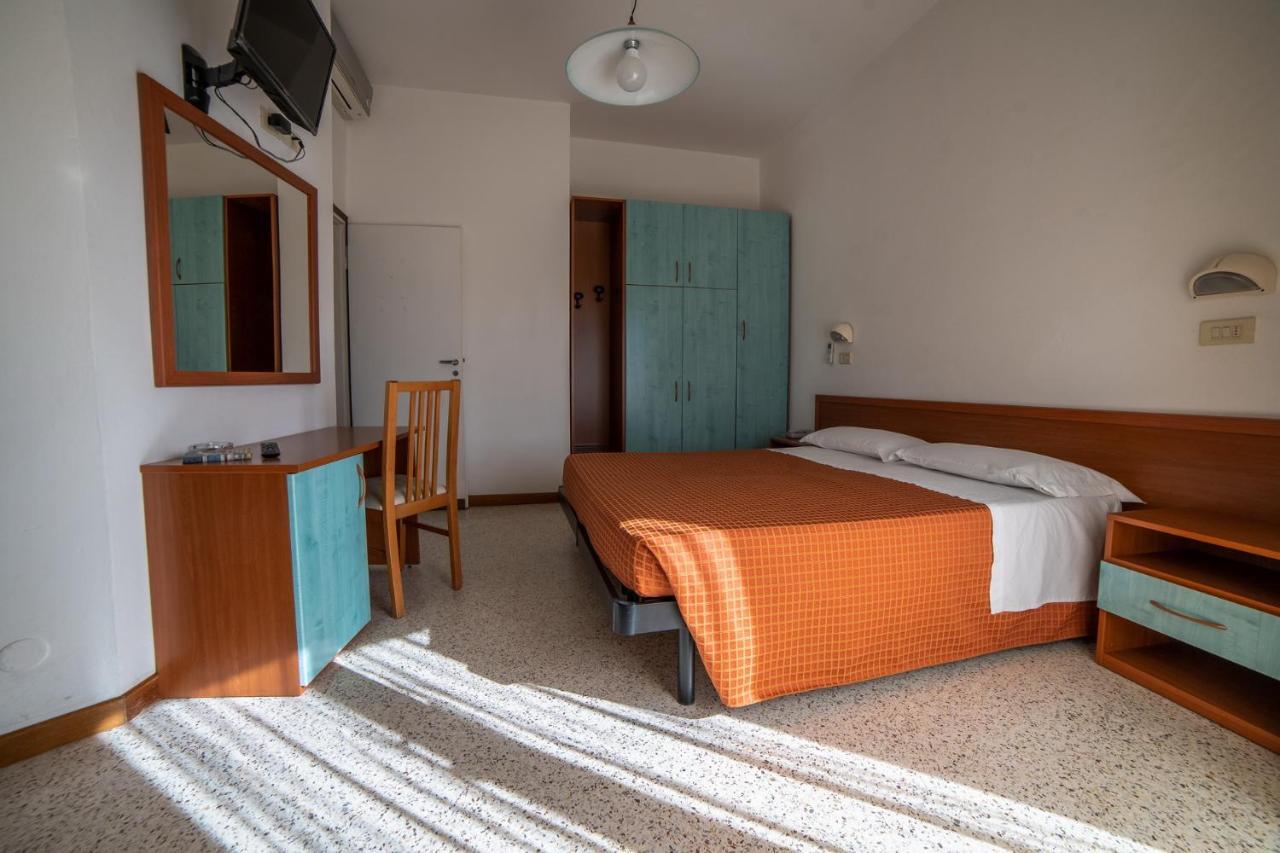 Hotel Sayonara Milano Marittima Dış mekan fotoğraf