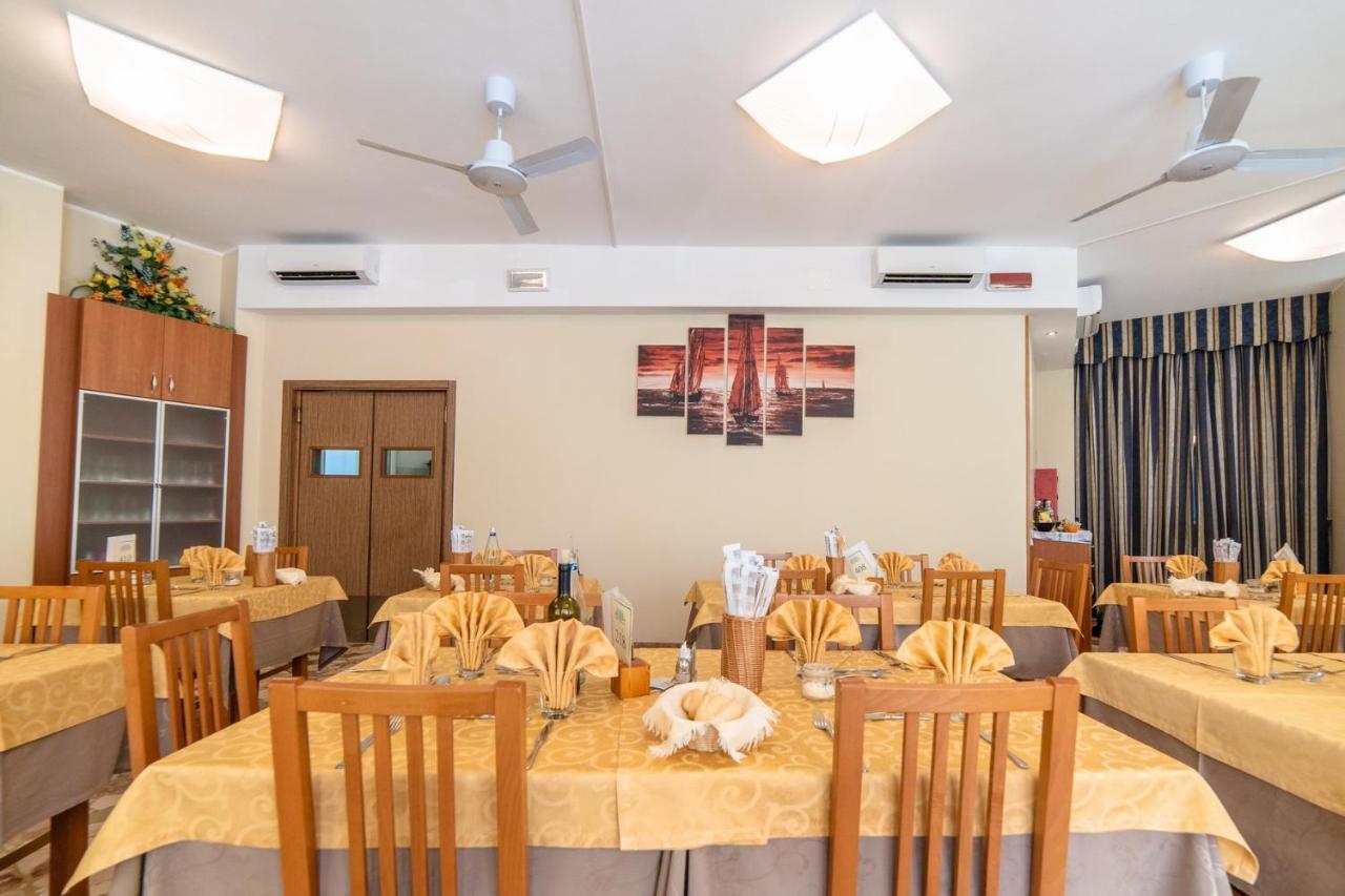 Hotel Sayonara Milano Marittima Dış mekan fotoğraf